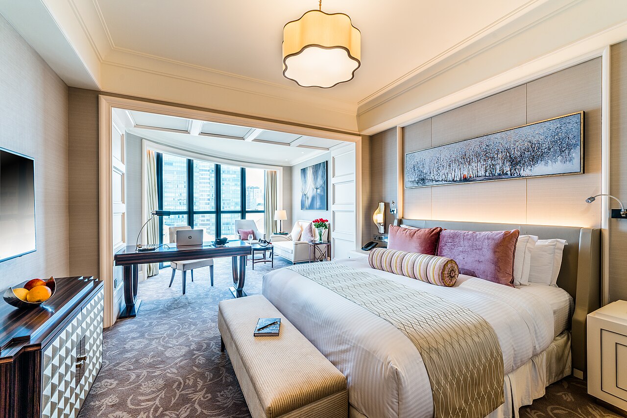 Direct-booking widget for hotel websites